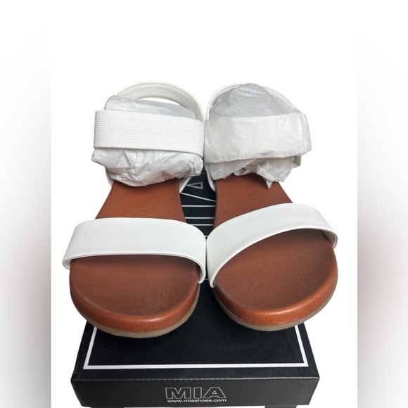 NIB Mia Cindi White Slip-on Sandals with Stretchy Straps 10 - Picture 3 of 7